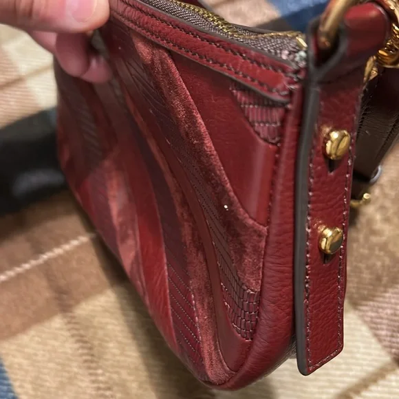 Fossil Red Quilted Leather Shoulder Bag with Gold Chain - Picture 10 of 13